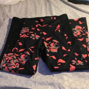 Underarmor athletic capris